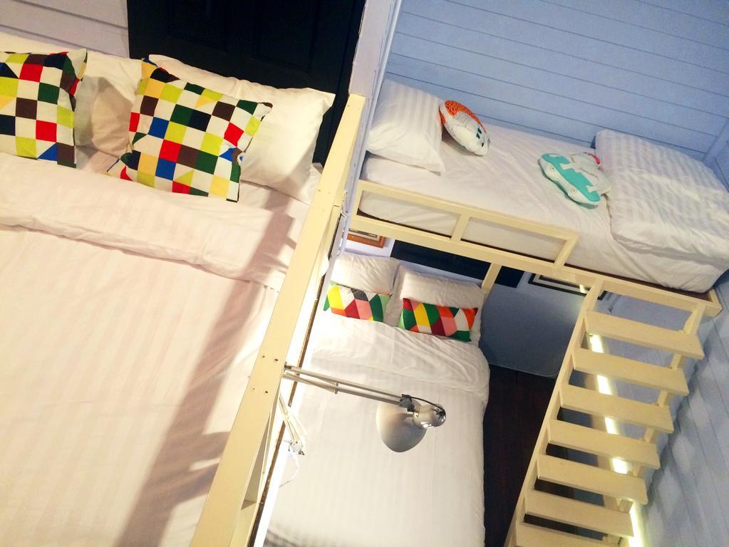 Bharani Hostel Бангкок Екстер'єр фото