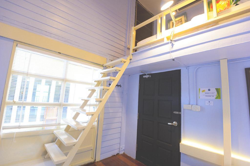 Bharani Hostel Бангкок Екстер'єр фото