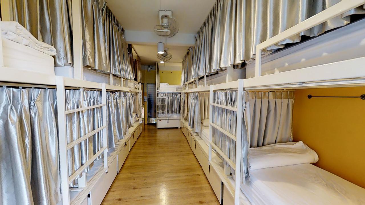 Bharani Hostel Бангкок Екстер'єр фото
