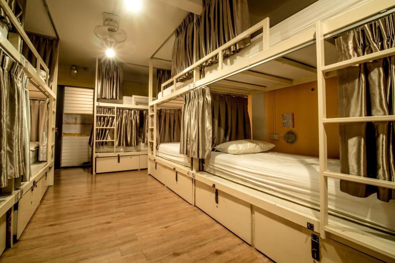 Bharani Hostel Бангкок Екстер'єр фото