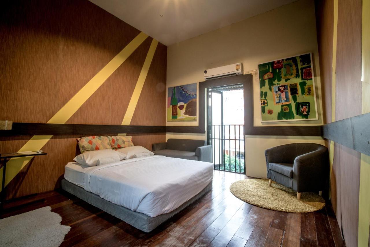 Bharani Hostel Бангкок Екстер'єр фото
