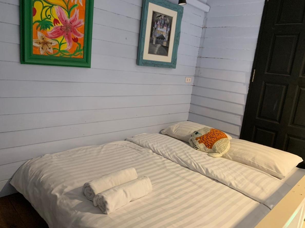 Bharani Hostel Бангкок Екстер'єр фото