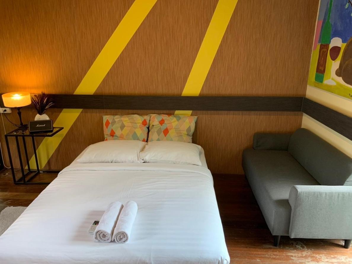 Bharani Hostel Бангкок Екстер'єр фото