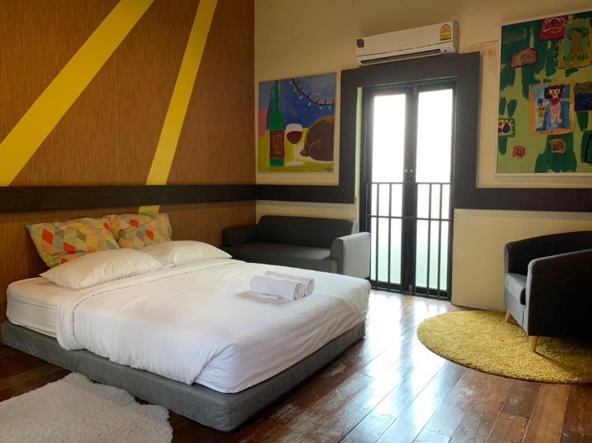 Bharani Hostel Бангкок Екстер'єр фото