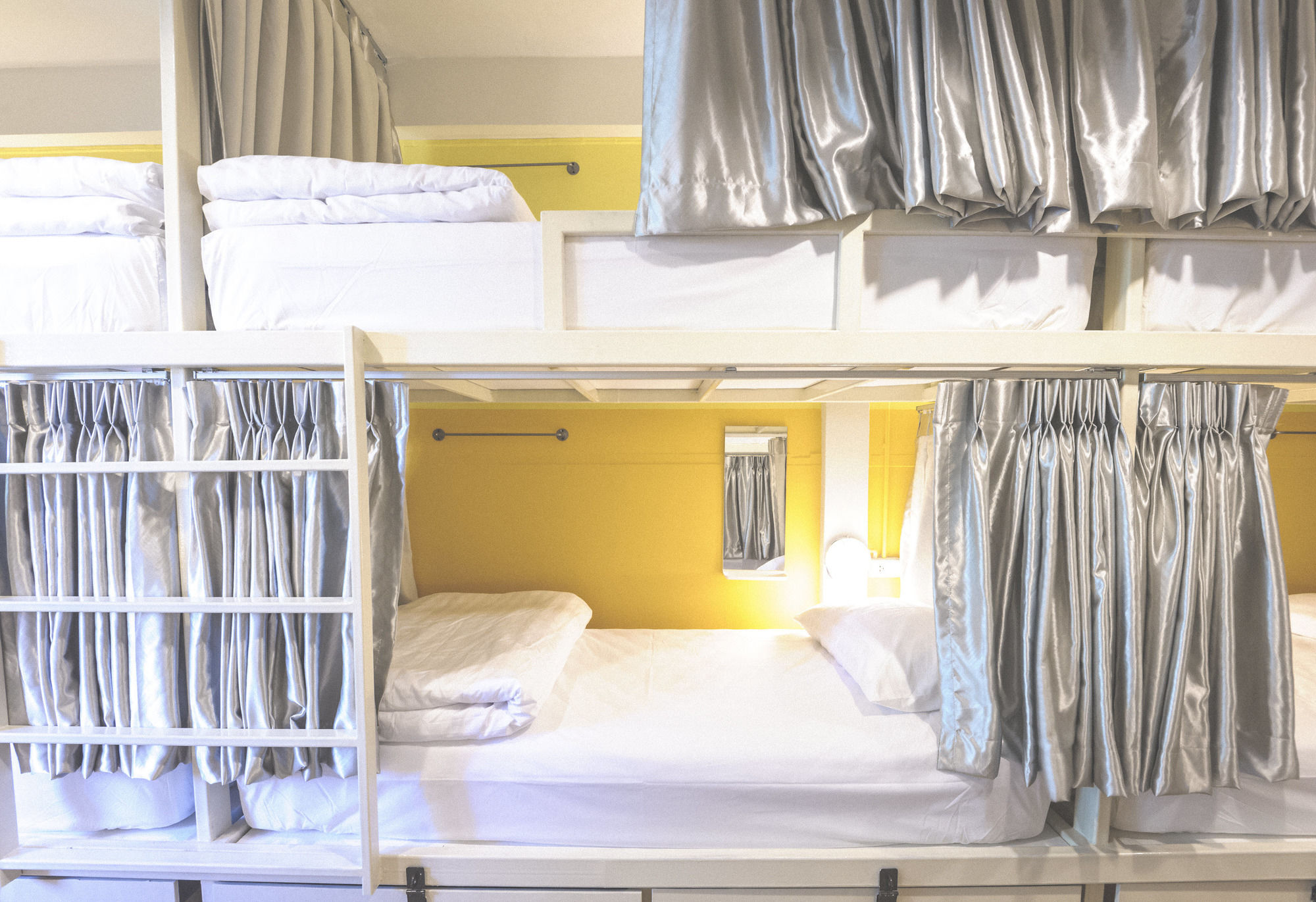 Bharani Hostel Бангкок Екстер'єр фото